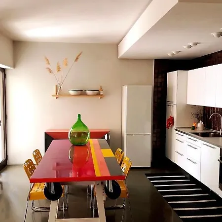 Apartment Colourful Living *