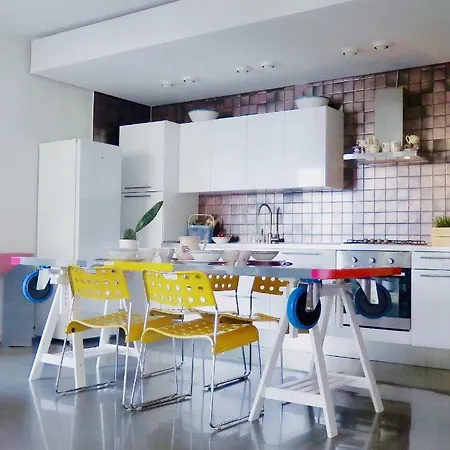 Apartment Colourful Living *